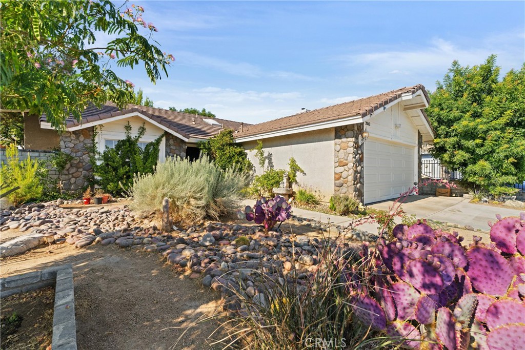 2062 E Nugent Street