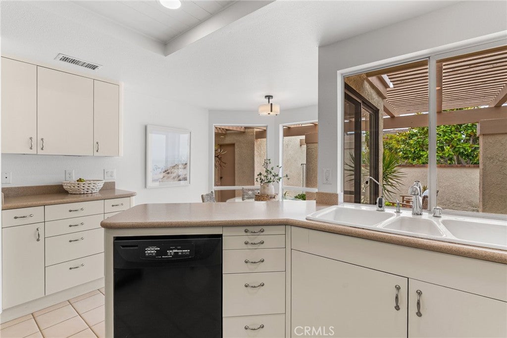 4 Skysail, Corona Del Mar CA 92625 - Photo 18