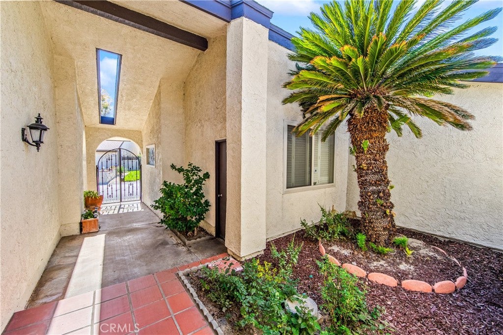 1986 W Bayshore DR, Anaheim CA 92801