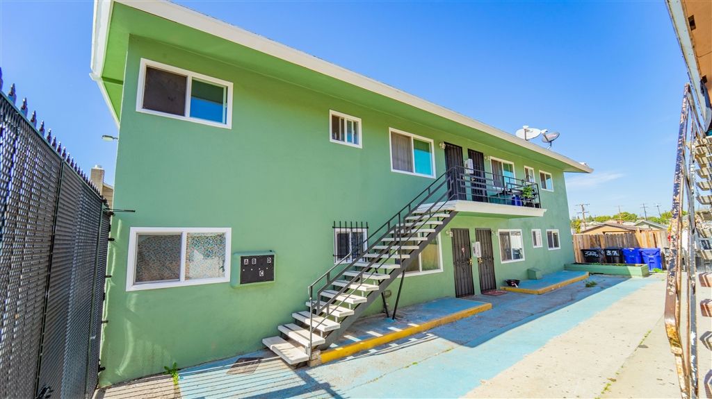 listing image 130726576442440756749