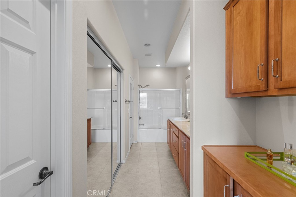 Artenati (ARTE) - Residential Lease