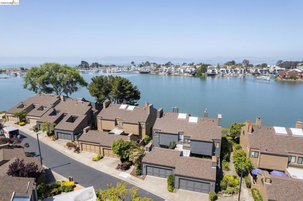 1321 Crown Dr Dr, Alameda CA 94501