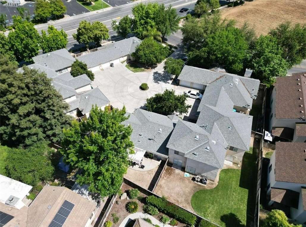 7117 N Antioch