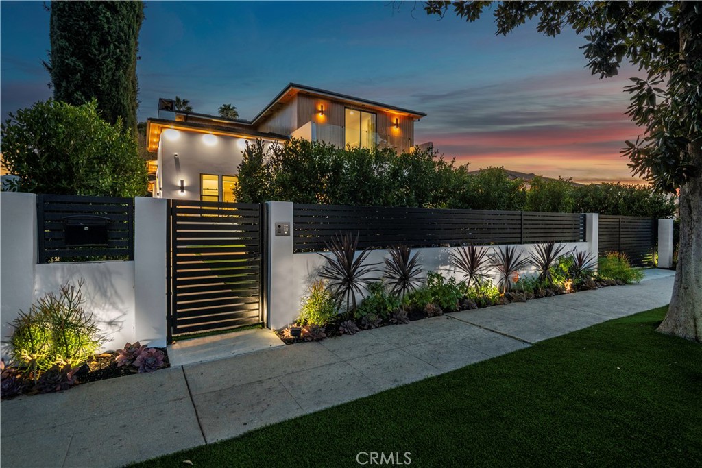 16706 Magnolia Boulevard