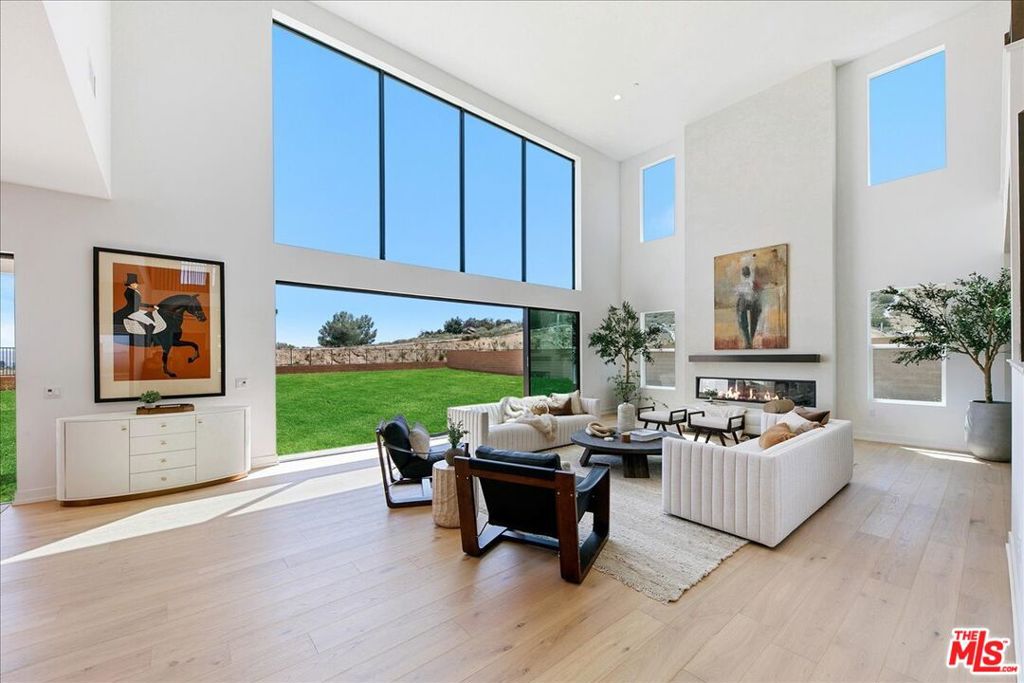22810 Seaqua Circle