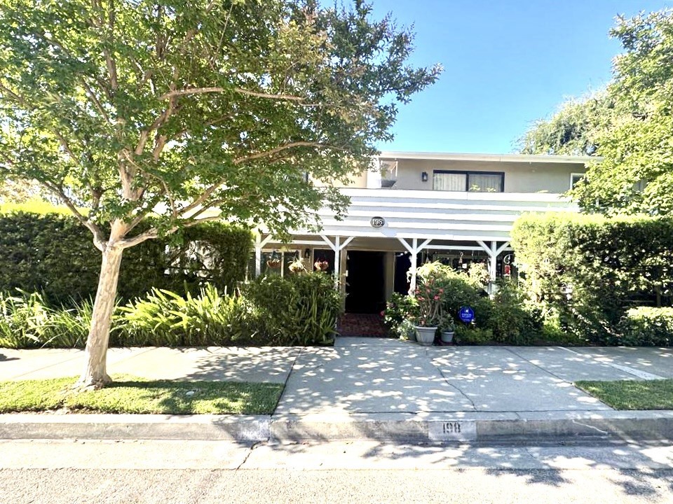 198 E Laurel Avenue D
