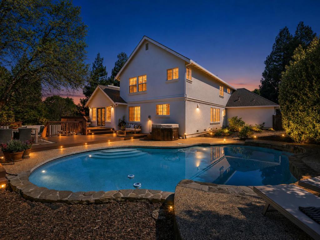 955 La Vista