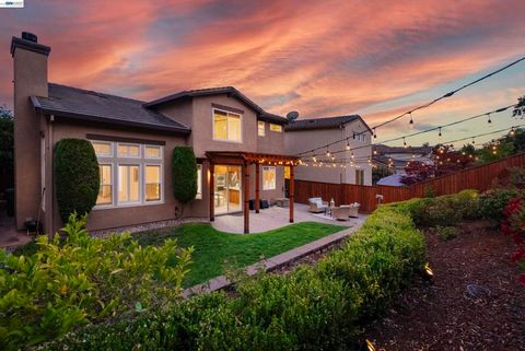 Photo of 43 Ferdinand Way Way, Novato, CA 94949 (MLS # 41129402)