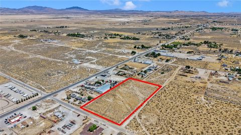 Photo of 10425 Cody Rd, Lucerne Valley, CA 92356 (MLS # IG26085868)