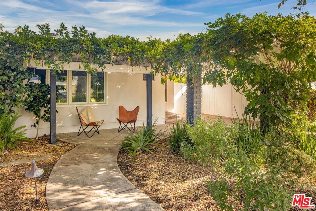 Photo of 4640 Mary Ellen Avenue, Sherman Oaks, CA 91423 (MLS # 25615895)