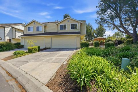 Photo of 668 Erie Circle, Milpitas, CA 95035 (MLS # ML82047053)