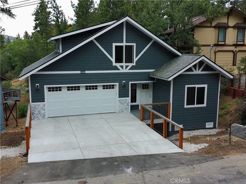 Photo of 810 Villa Grove Avenue, Big Bear City, CA 92314 (MLS # OC25266224)