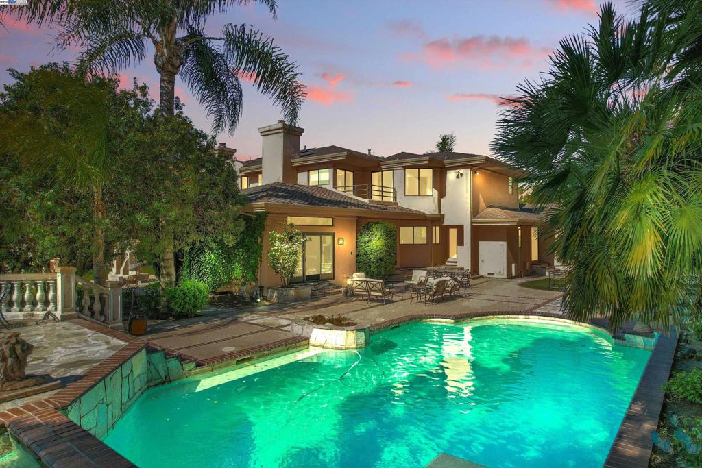 BLACKHAWK C. C. - Residential