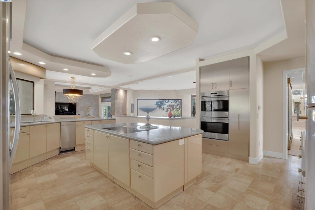 BLACKHAWK C. C. - Residential