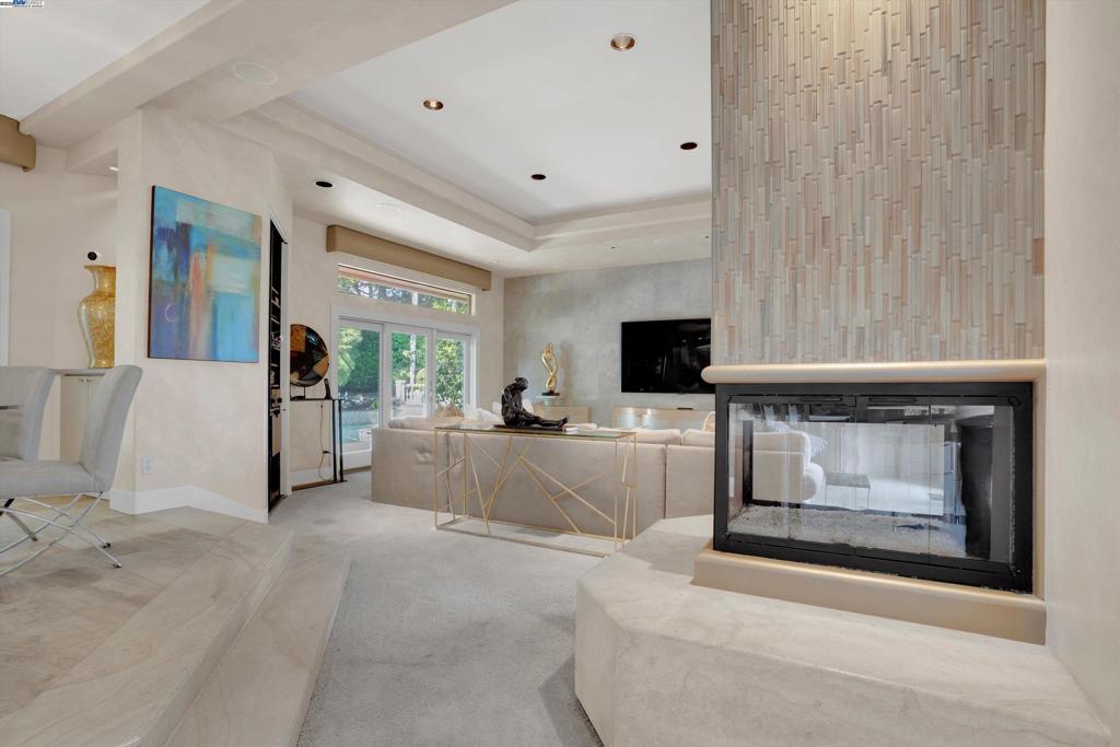 BLACKHAWK C. C. - Residential