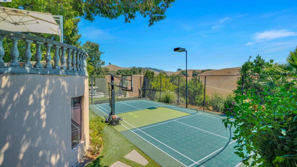 BLACKHAWK C. C. - Residential