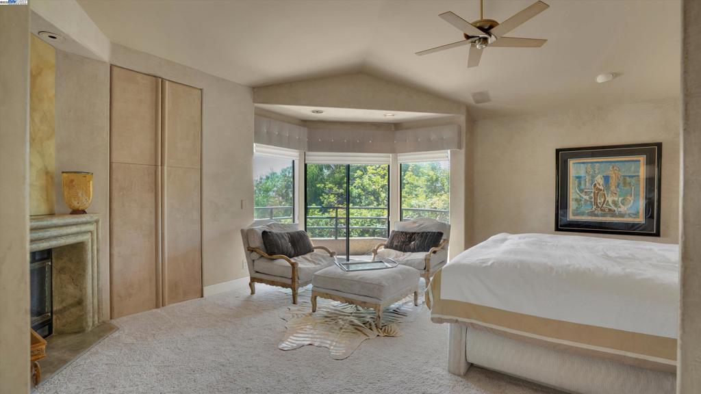 BLACKHAWK C. C. - Residential