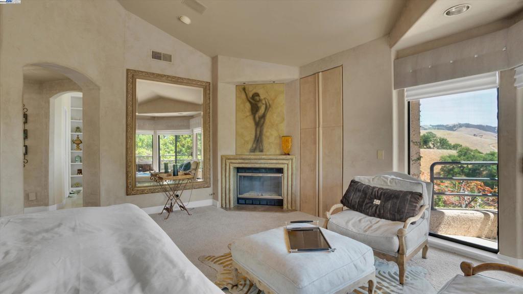 BLACKHAWK C. C. - Residential