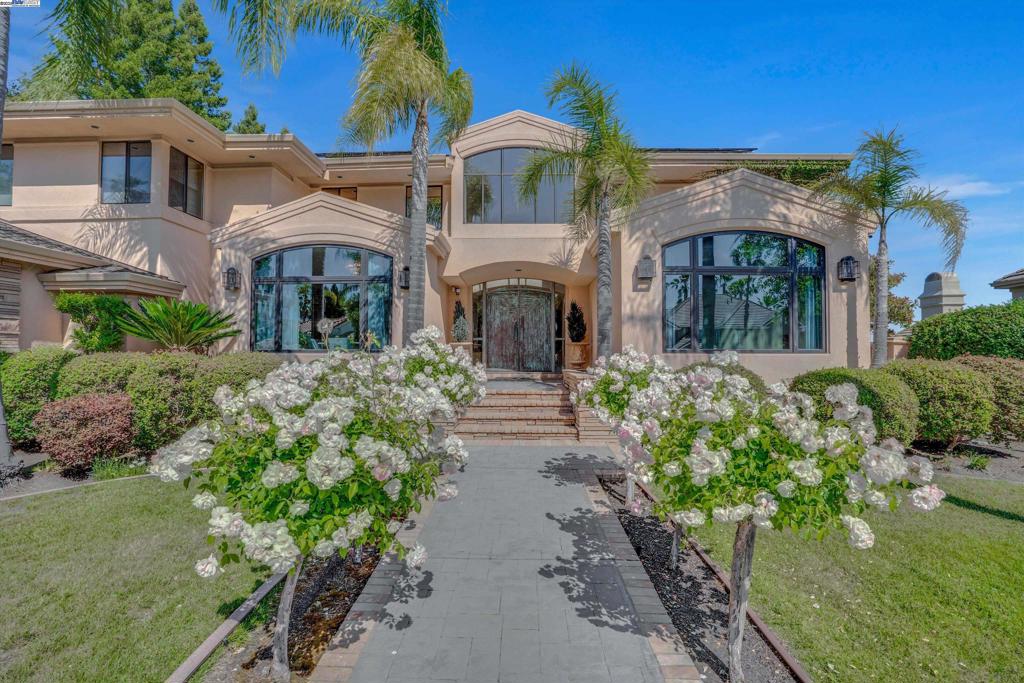 BLACKHAWK C. C. - Residential