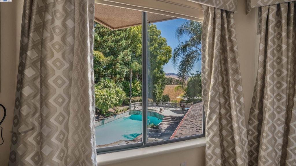 BLACKHAWK C. C. - Residential