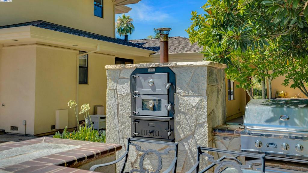 BLACKHAWK C. C. - Residential