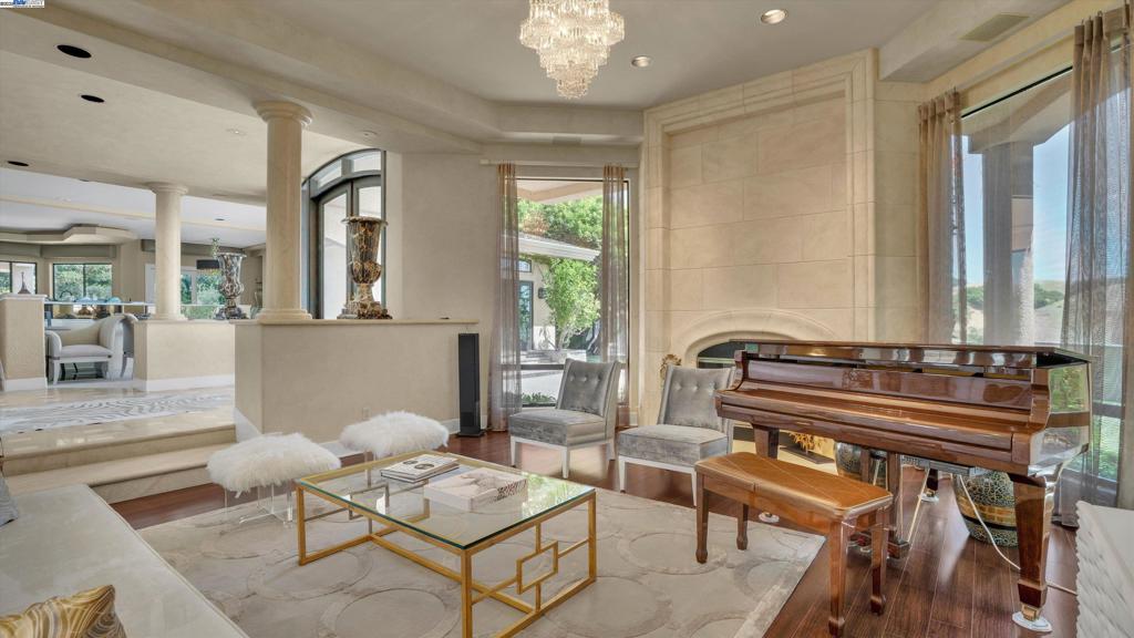 BLACKHAWK C. C. - Residential