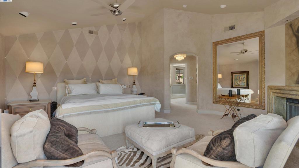 BLACKHAWK C. C. - Residential