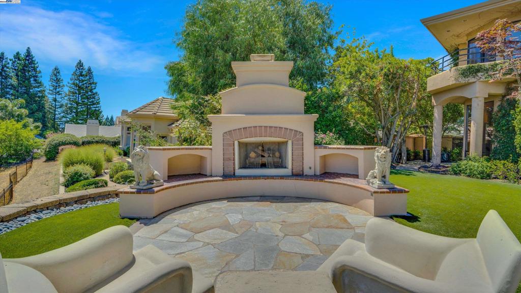 BLACKHAWK C. C. - Residential