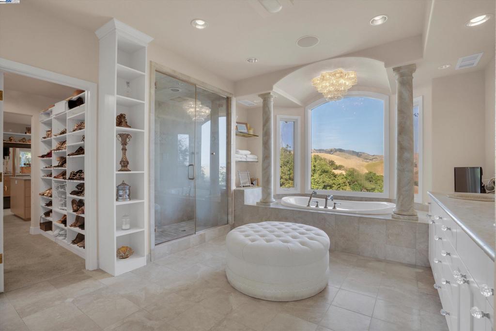 BLACKHAWK C. C. - Residential