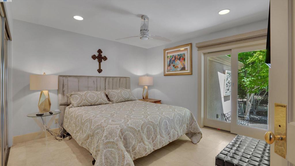 BLACKHAWK C. C. - Residential