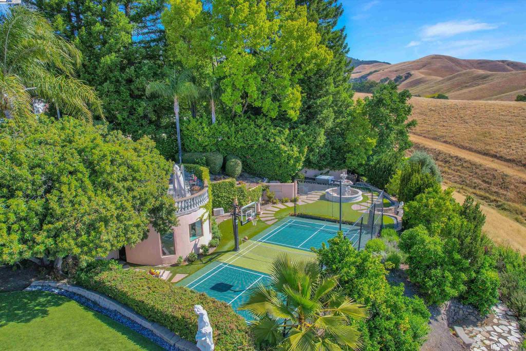 BLACKHAWK C. C. - Residential