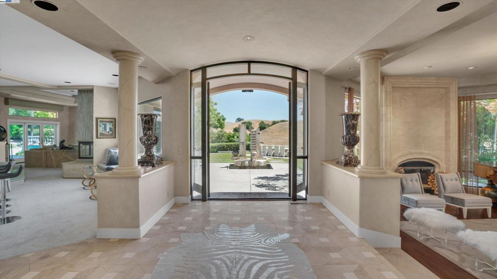 BLACKHAWK C. C. - Residential