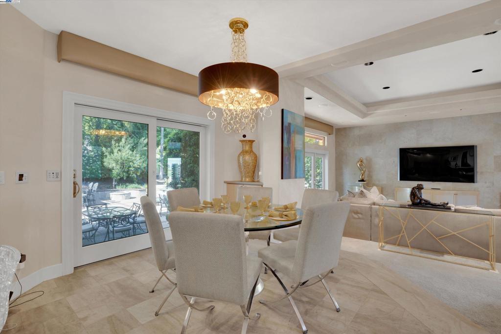 BLACKHAWK C. C. - Residential