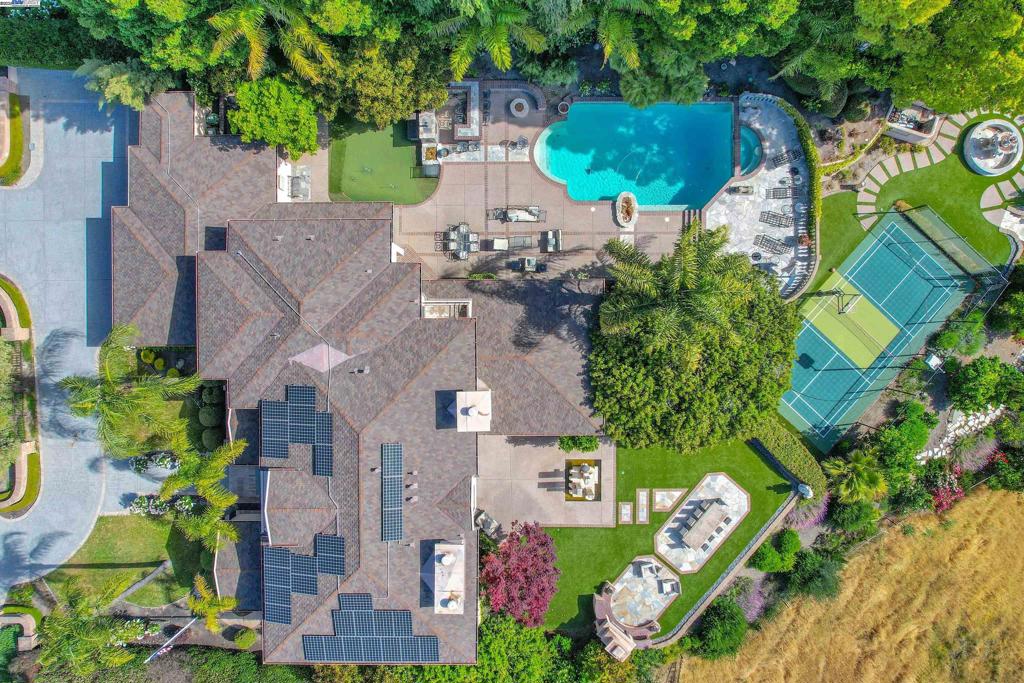 BLACKHAWK C. C. - Residential