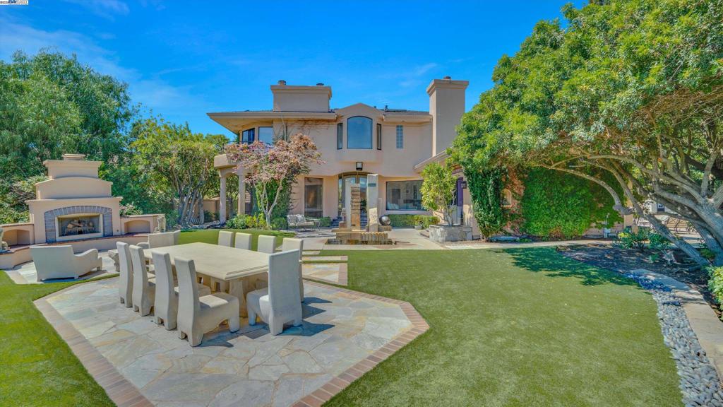 BLACKHAWK C. C. - Residential