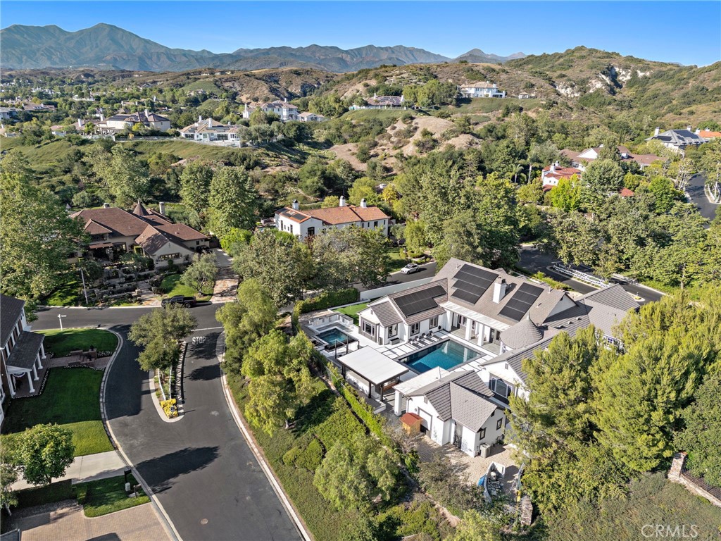 1 Falconridge Drive