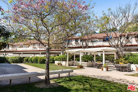 Photo of 501 Palisades Drive #106, Pacific Palisades, CA 90272 (MLS # 26688397)