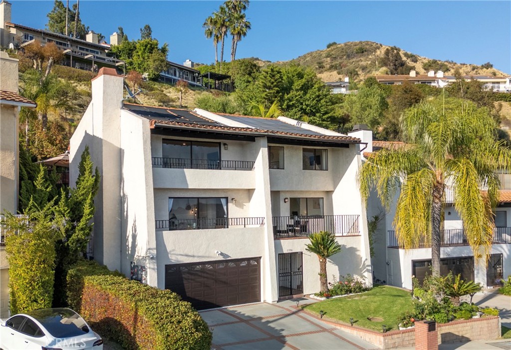 1350 E Tujunga