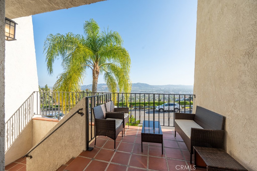 1350 E Tujunga