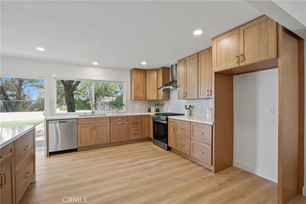 24711 Acropolis