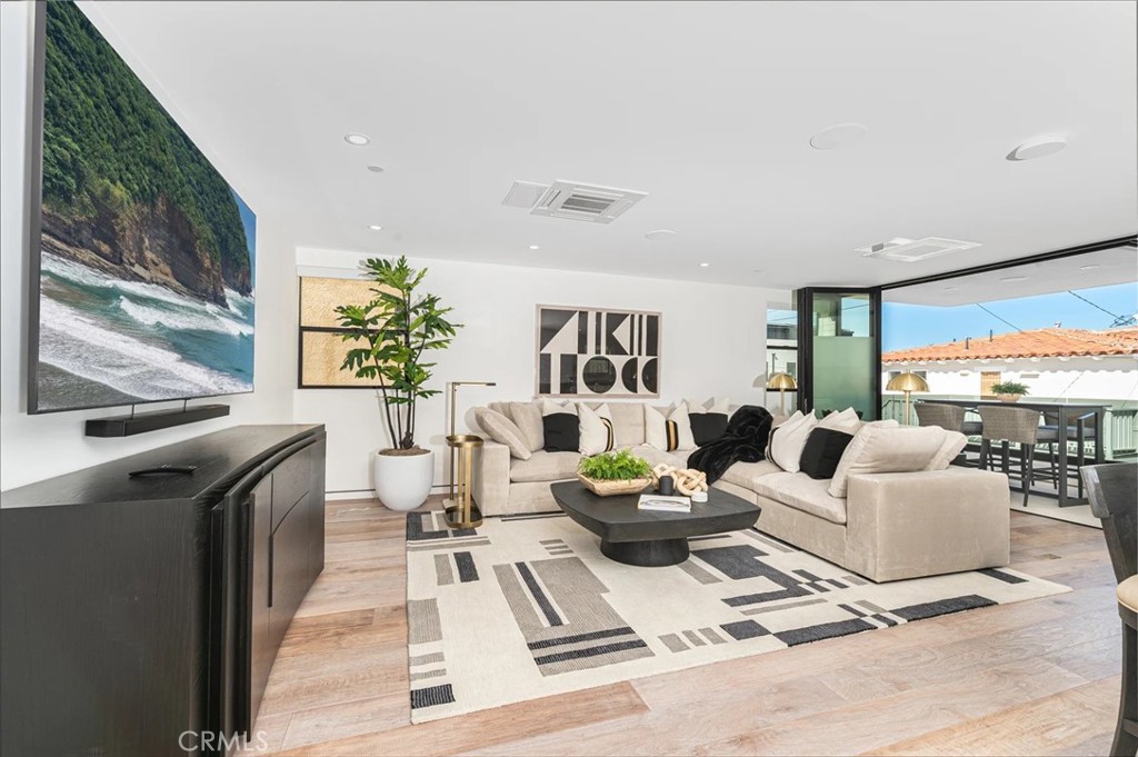 1034 W Balboa Boulevard B