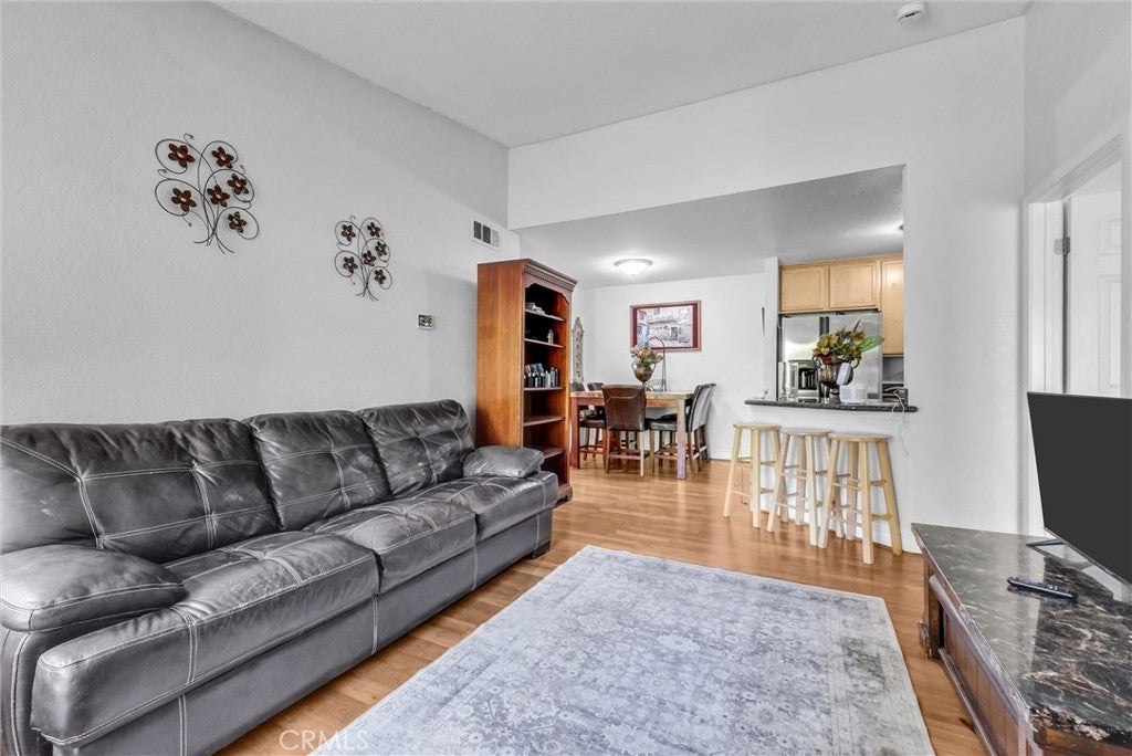 2425 Del Mar