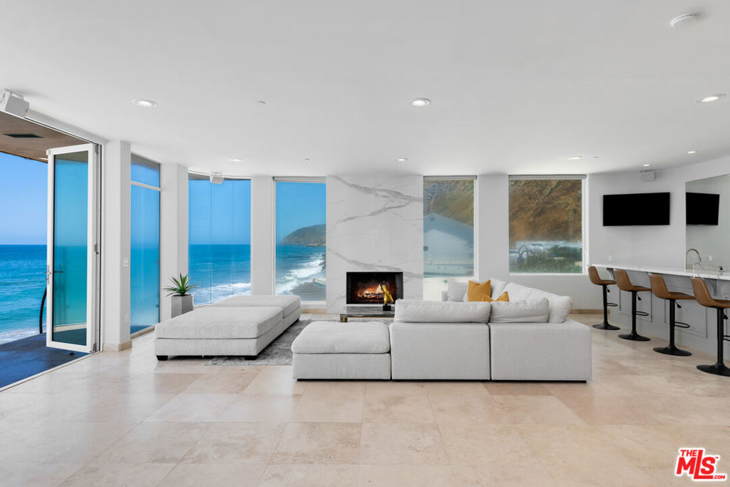 43250 Pacific Coast Highway