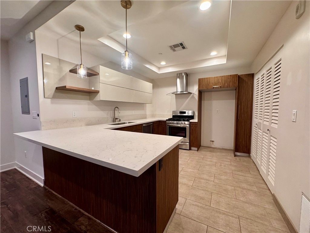 Photo of 2428 E Del Mar Boulevard #101, Pasadena, CA 91107 (MLS # GD25255727)