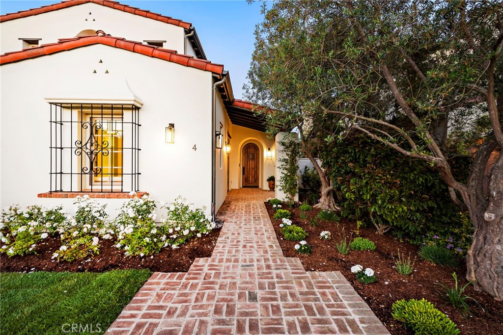 4 Coral Cay