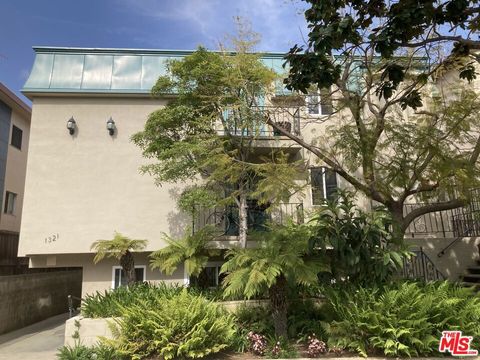 Photo of 1321 Euclid Street St, Santa Monica, CA 90404 (MLS # 26665511)