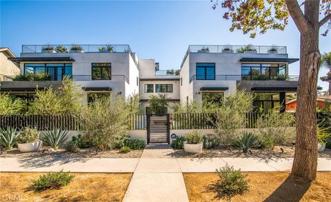 Photo of 812 Huntley Drive Unit#104 Dr, West Hollywood, CA 90069 (MLS # WS25235221)