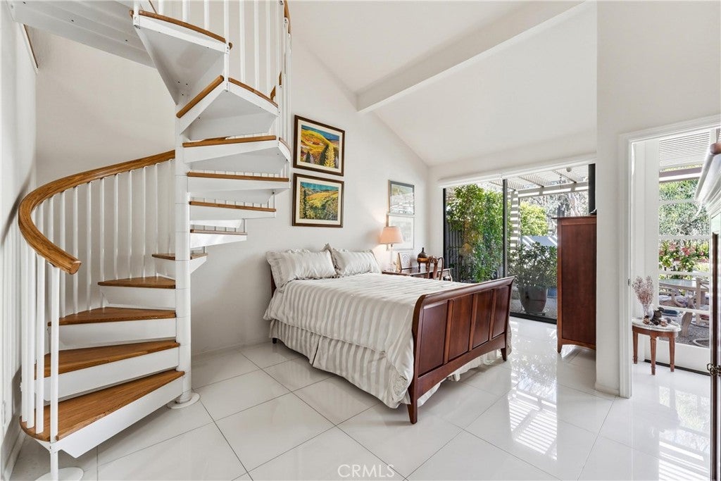 1715 Calle De Oro