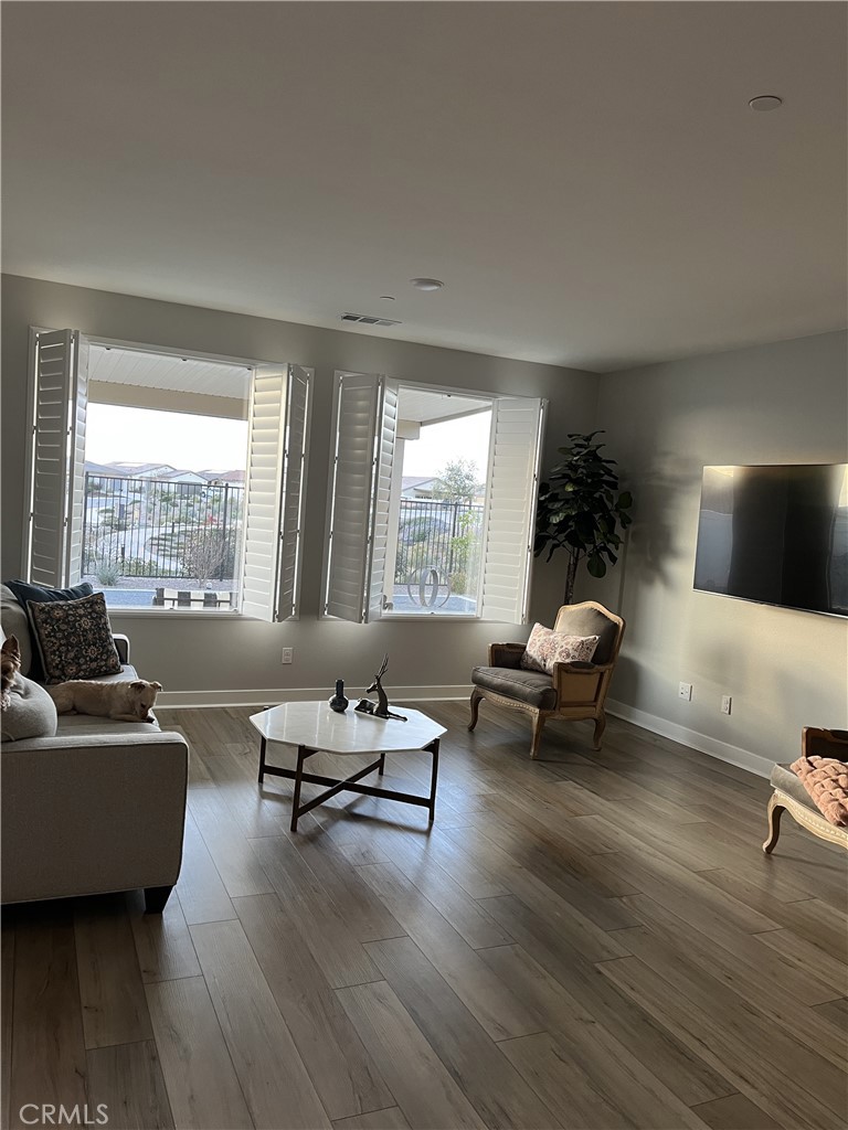 1563 Sunswept Way