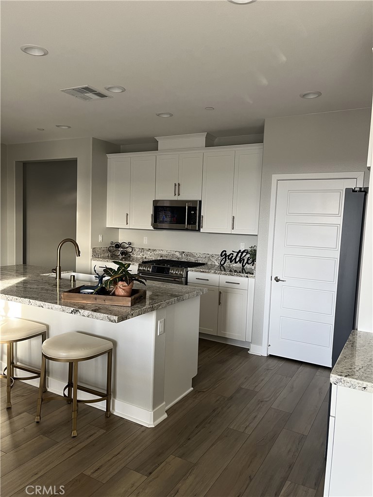 1563 Sunswept Way